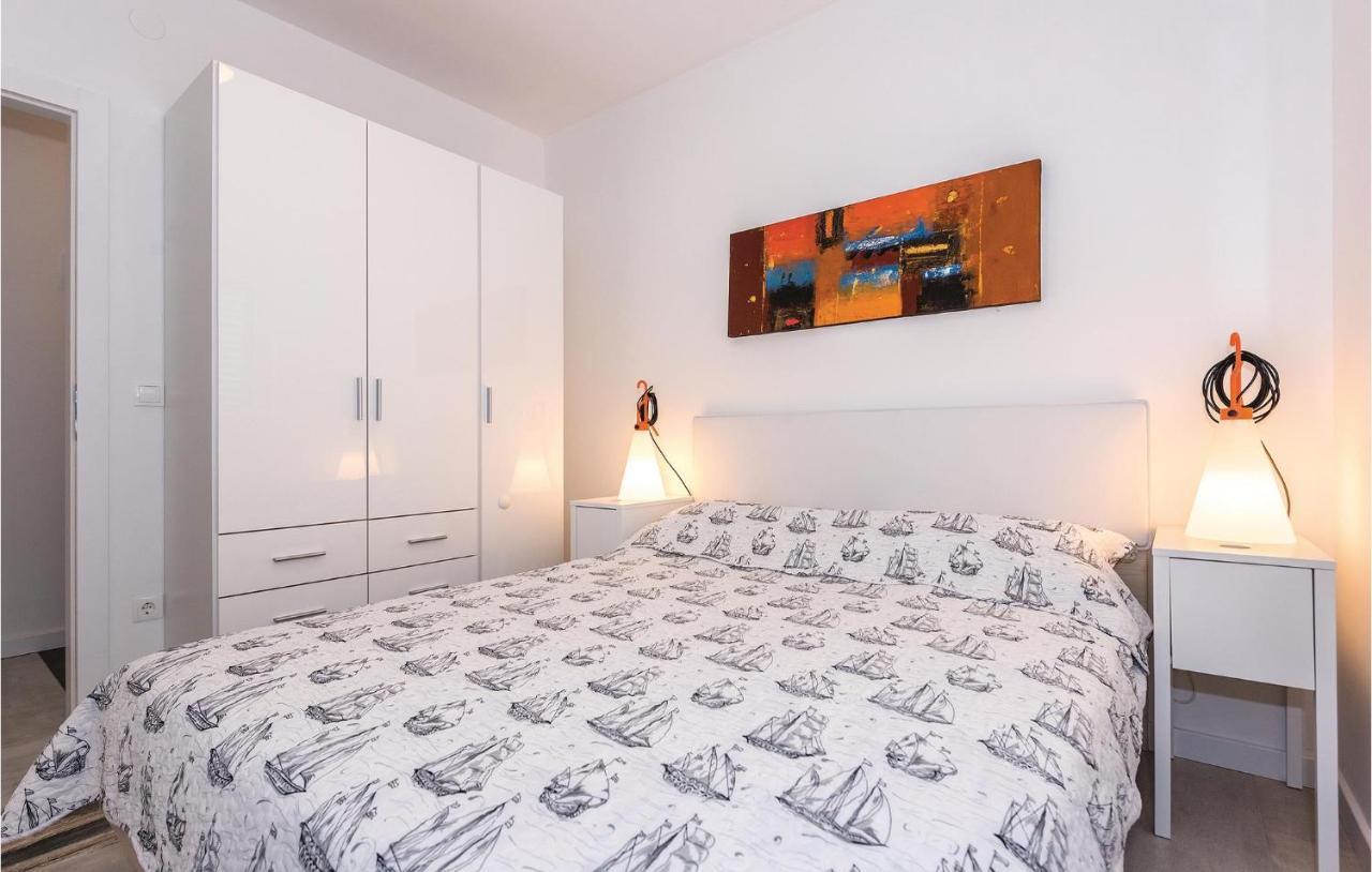 Cozy Apartment In Brodarica With Wifi Ngoại thất bức ảnh